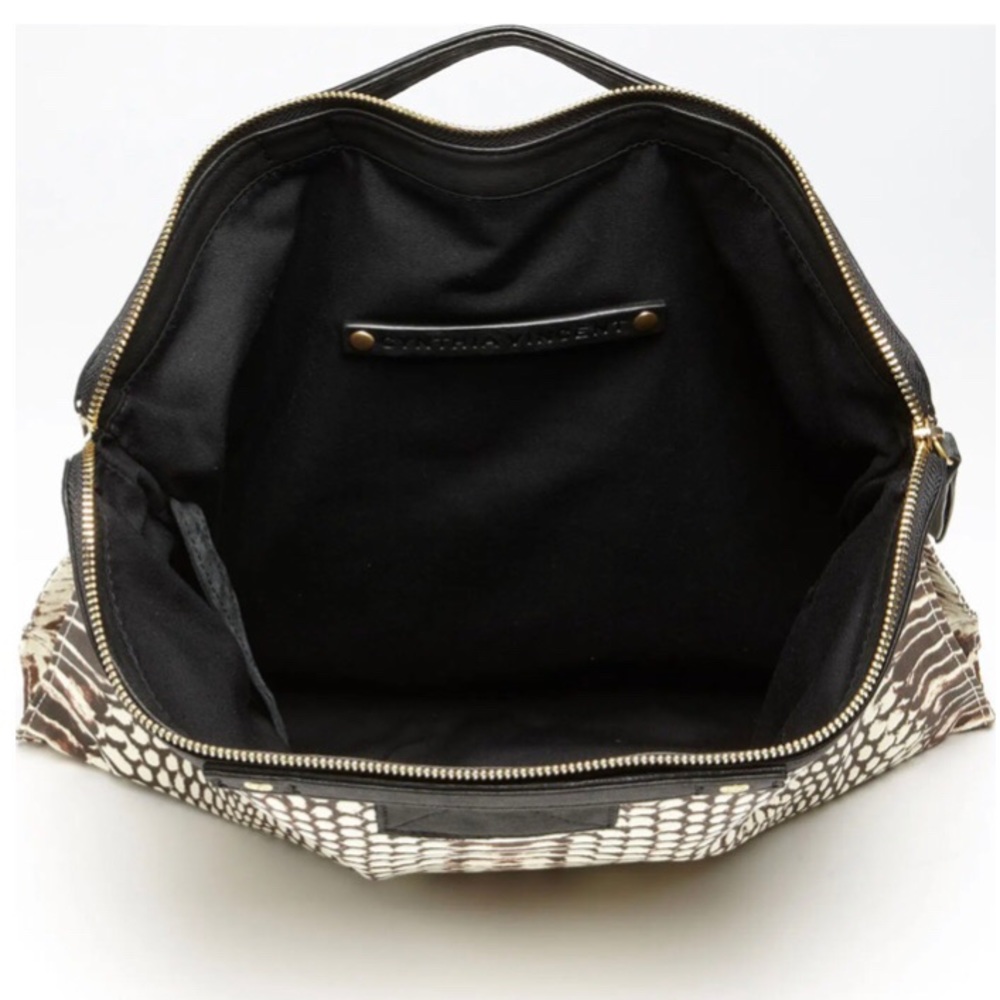 ‘Bankers’ Pouch - Picture 4 of 5